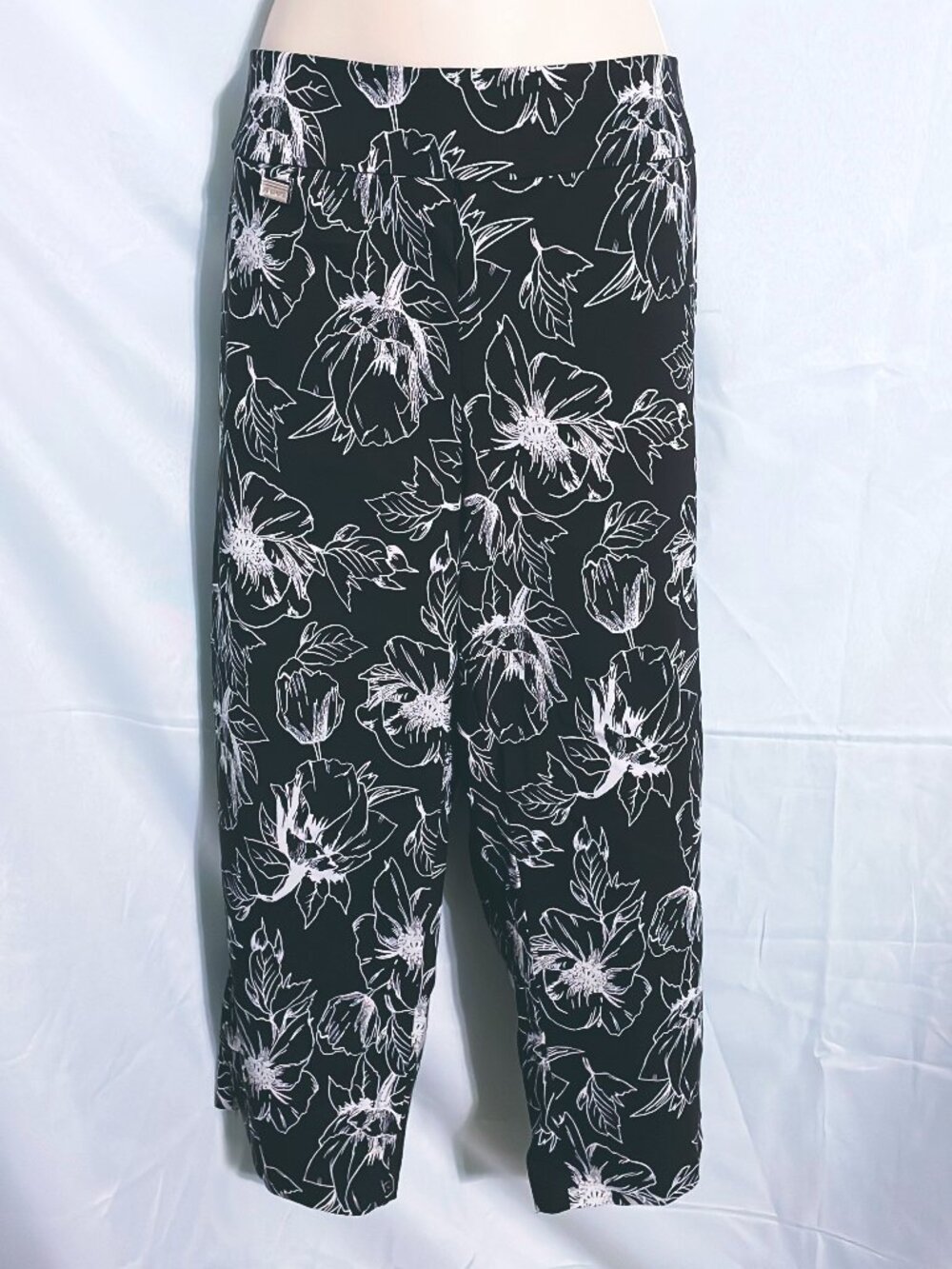 Premise Black Floral Cropped Pants Size 2X